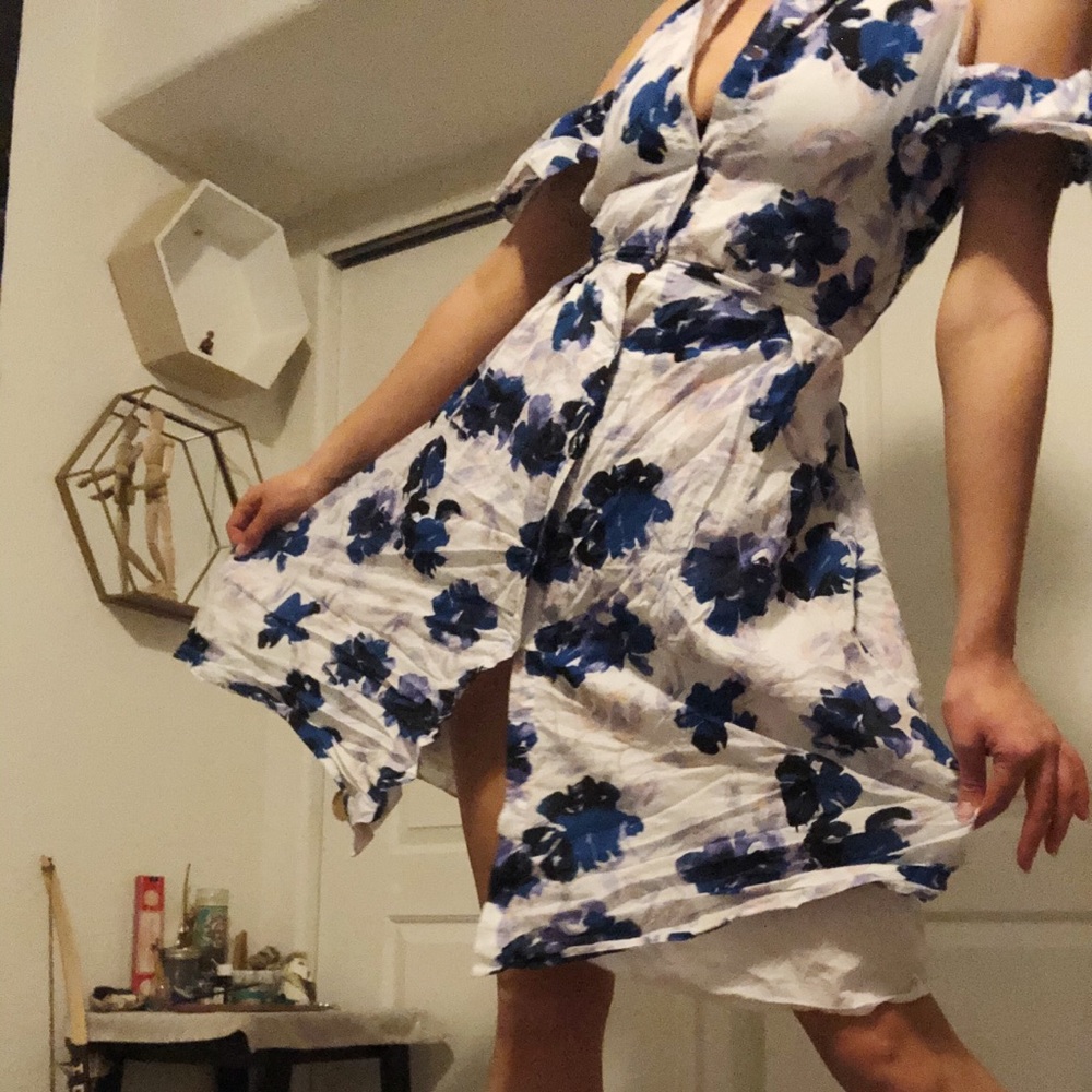 Formal Ivanka Trump summer dress